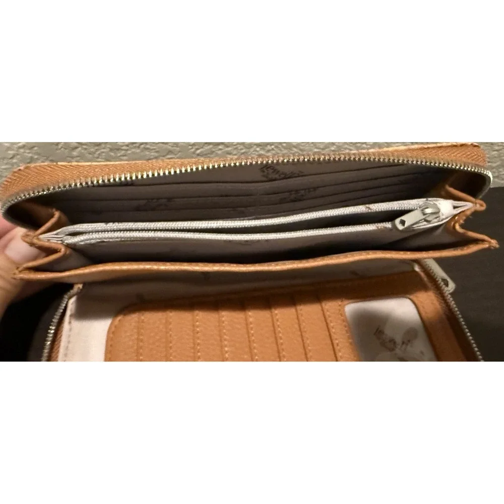 Jewell  By Thirty One  Tan Metallic Cork  Wallet EUC